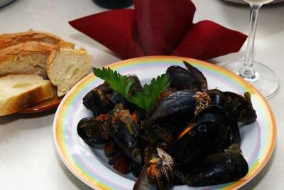 cozze muscheln wein